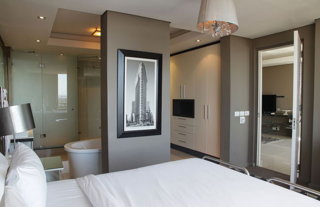 The Residences at Crystal Towers - Foto 60