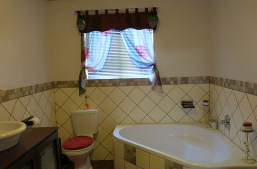Photo 11 - Self Catering 1 Bedroom Sofa Bedfull Bathroom Ideal for 4 Guets - Welcome