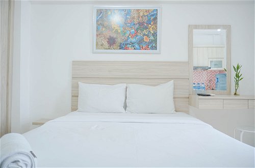 Foto 2 - Cozy Stay and Homey Studio Apartment at Bassura City Apartment