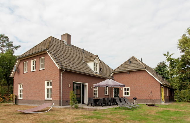 Stylish Holiday Home in Leende With Terrace - Photo 1