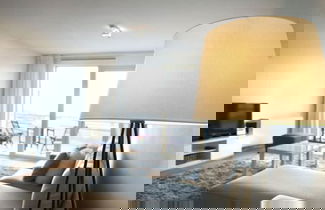 Foto 3 - Modern Apartment in Den Haag With Balcony