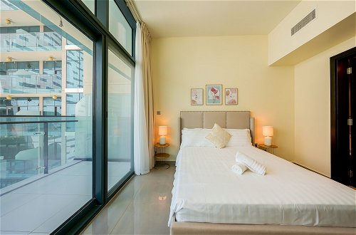 Photo 3 - Tanin - Apartment Amidst Lively Area With Pool and Balcony