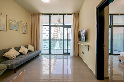 Photo 8 - Tanin - Apartment Amidst Lively Area With Pool and Balcony