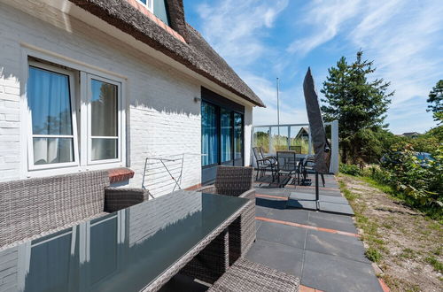 Photo 14 - Beautiful Dune Villa With Thatched Roof on Ameland, 800 Meters From the Beach