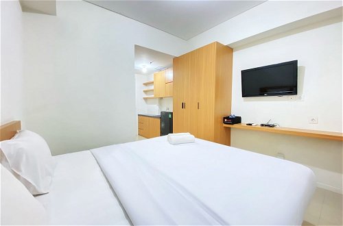 Photo 3 - Homey And Comfy Studio Apartment At Parahyangan Residence