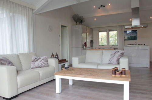 Foto 5 - Lovely Holiday Home in Kattendijke