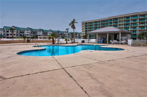 Photo 27 - Charming Condo on White Sands of Fort Morgan With Multiple Pools and hot Tubs