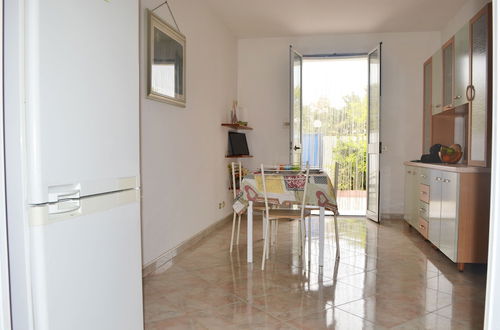 Photo 13 - Charming Home On The Beach With Spacious Terraces & Garden - Pets Allowed