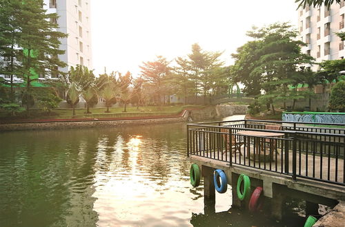 Photo 32 - Apartment Green Lake View Ciputat by Celebrity Room