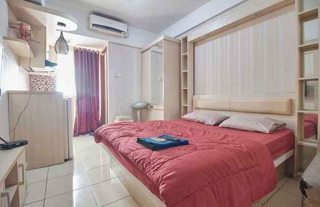 Apartment Green Lake View Ciputat by Celebrity Room - Foto 13