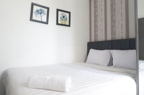 Photo 4 - Best Deal And Comfy 2Br Apartment At Puri Mas