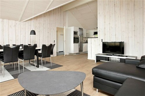 Foto 10 - 10 Person Holiday Home in Blavand