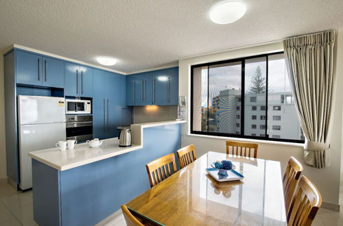 Photo 5 - King's Row Holiday Apartments