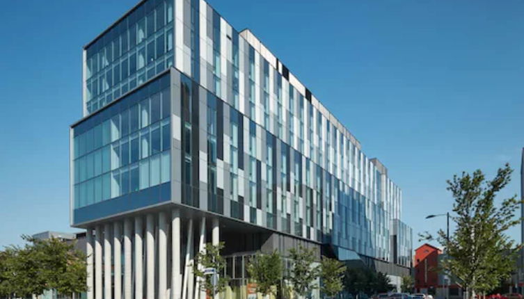 Photo 1 - Residence & Conference Centre - Toronto Downtown - George Brown College - Campus Accommodation