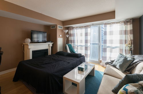 Photo 10 - Applewood Suites - 1 BR Wellington West