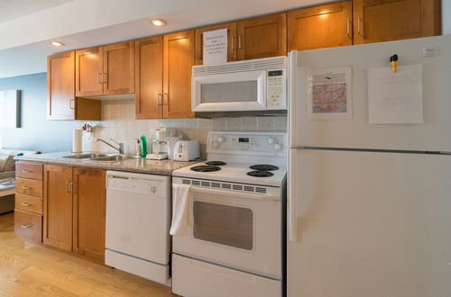 Photo 24 - Applewood Suites - 1 BR Wellington West