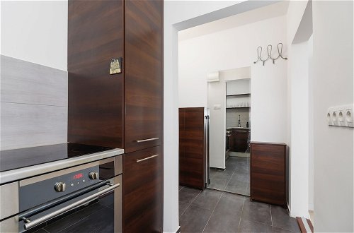 Photo 5 - Apartment Warsaw Podlesna by Renters