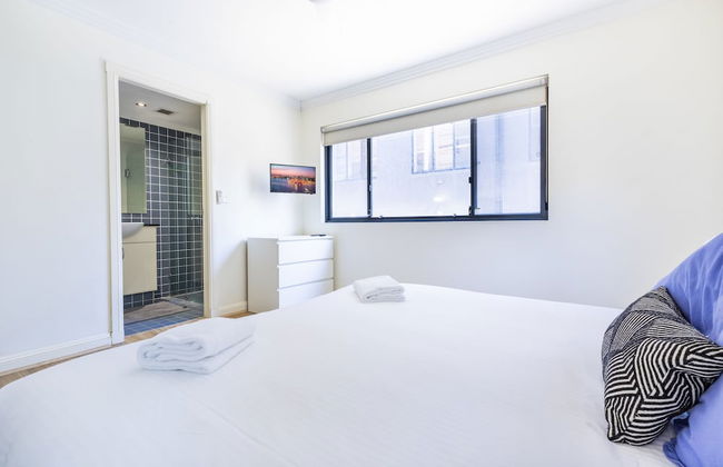 Perfectly Located Apt Rooftop Pool & Spa - Foto 4