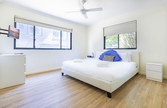 Perfectly Located Apt Rooftop Pool & Spa - Foto 2