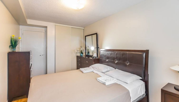 Photo 1 - Spacious 1 BR Apartment of Downtown Toronto III