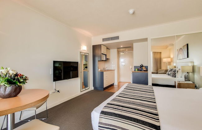 Cosmo Apartment Hotel - Photo 10