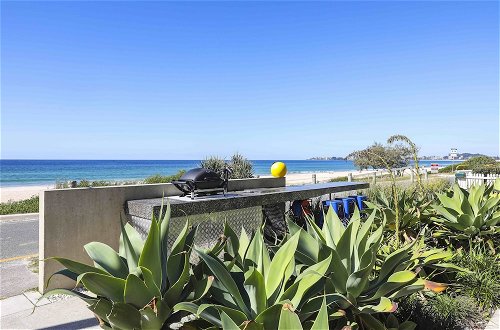 Foto 32 - Sandbox Luxury Beach Front Apartments