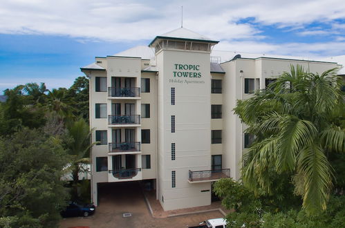 Photo 20 - Tropic Towers Apartments