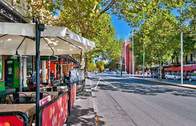 Class, Style and Location in Carlton - Foto 12