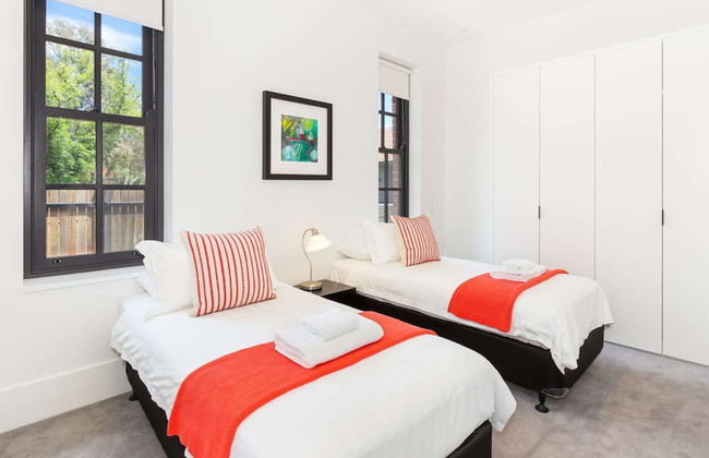 Class, Style and Location in Carlton - Foto 3