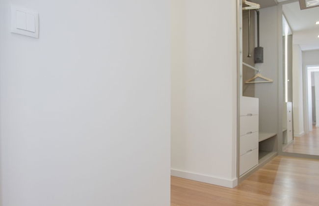 Liiiving- Luxury River View Apartment II - Photo 13