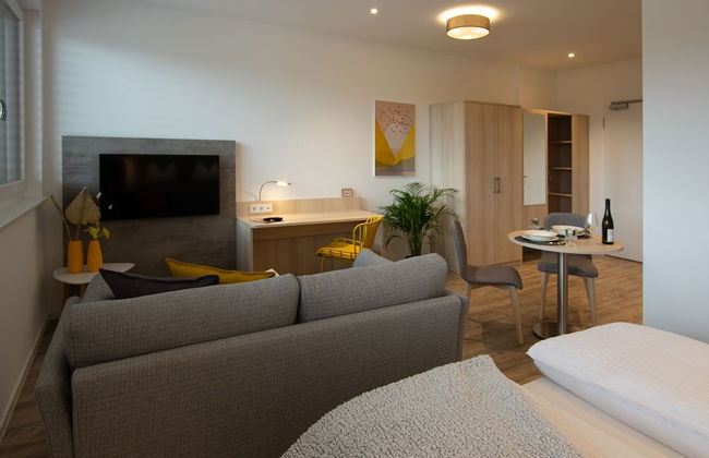 LivIn63 Studio Apartments - Photo 11
