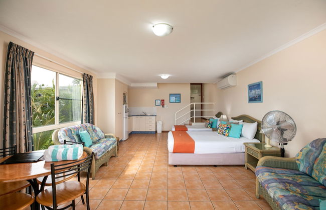 Sunlit Waters Studio Apartments - Foto 6