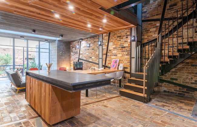 Executive Rental Style House - Photo 22