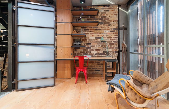 Executive Rental Style House - Photo 10
