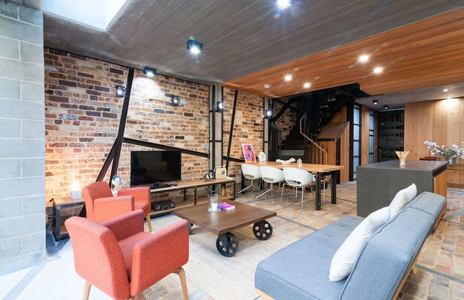Executive Rental Style House - Photo 24