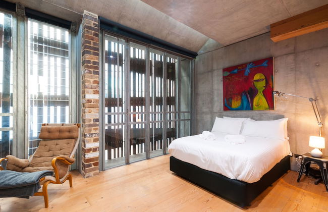 Executive Rental Style House - Photo 11