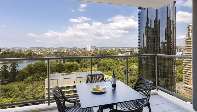 Photo 1 - Oaks Brisbane on Margaret Suites