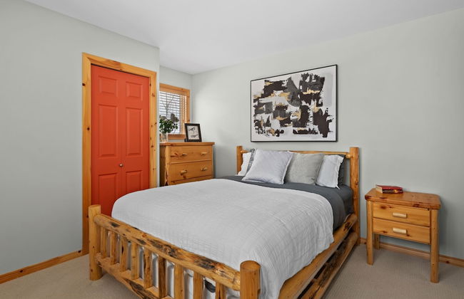 MODERN 4,500 sqft Ski Chalet: 5 Br + 6 Ba | Pool Table | Pool + PRIVATE Hot Tub - Foto 9