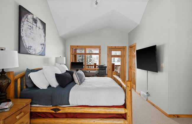 MODERN 4,500 sqft Ski Chalet: 5 Br + 6 Ba | Pool Table | Pool + PRIVATE Hot Tub - Foto 5