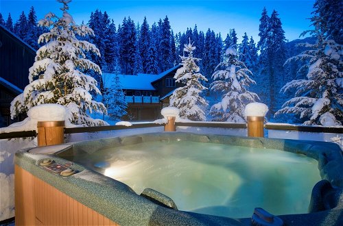 Photo 37 - MODERN 4,500 sqft Ski Chalet: 5 Br + 6 Ba | Pool Table | Pool + PRIVATE Hot Tub