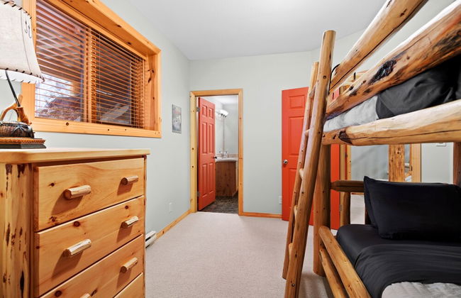 MODERN 4,500 sqft Ski Chalet: 5 Br + 6 Ba | Pool Table | Pool + PRIVATE Hot Tub - Foto 14