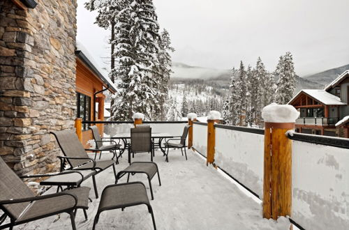 Photo 31 - MODERN 4,500 sqft Ski Chalet: 5 Br + 6 Ba | Pool Table | Pool + PRIVATE Hot Tub