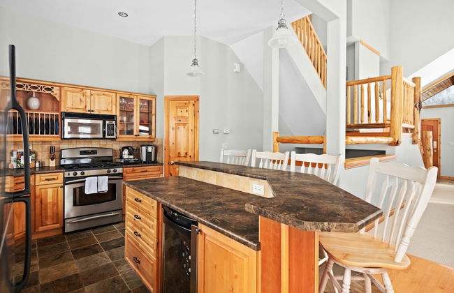MODERN 4,500 sqft Ski Chalet: 5 Br + 6 Ba | Pool Table | Pool + PRIVATE Hot Tub - Foto 17