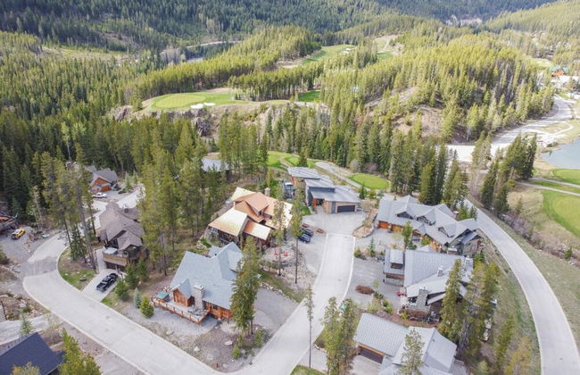 MODERN 4,500 sqft Ski Chalet: 5 Br + 6 Ba | Pool Table | Pool + PRIVATE Hot Tub - Foto 78