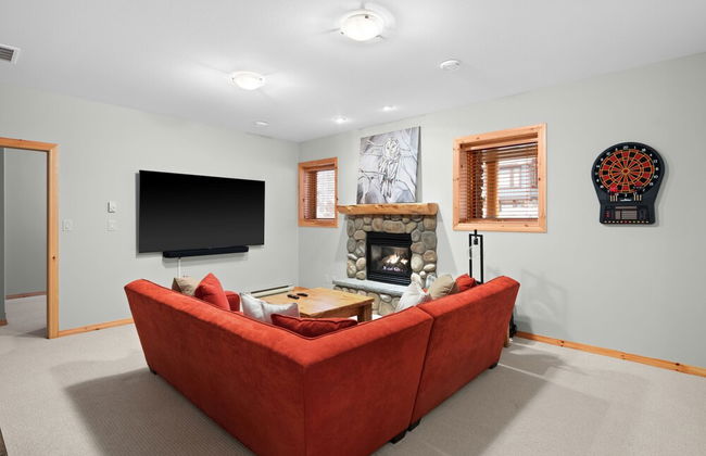 MODERN 4,500 sqft Ski Chalet: 5 Br + 6 Ba | Pool Table | Pool + PRIVATE Hot Tub - Foto 27
