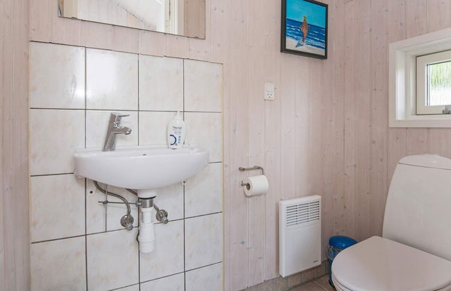6 Person Holiday Home in Bjert - Photo 13