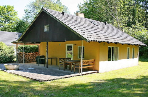 Photo 17 - 6 Person Holiday Home in Aakirkeby