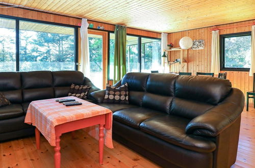 Photo 12 - 6 Person Holiday Home in Blokhus