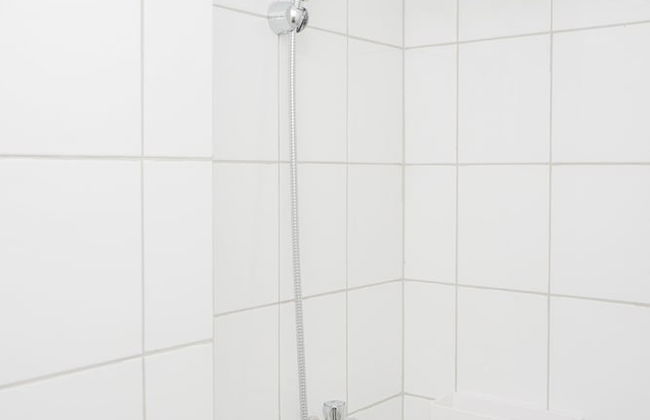 Elegant with Brand New at Studio Emerald Bintaro Apartment - Foto 15