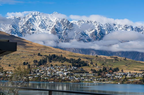 Foto 17 - Modern Queenstown Apartment & Great Lake Views